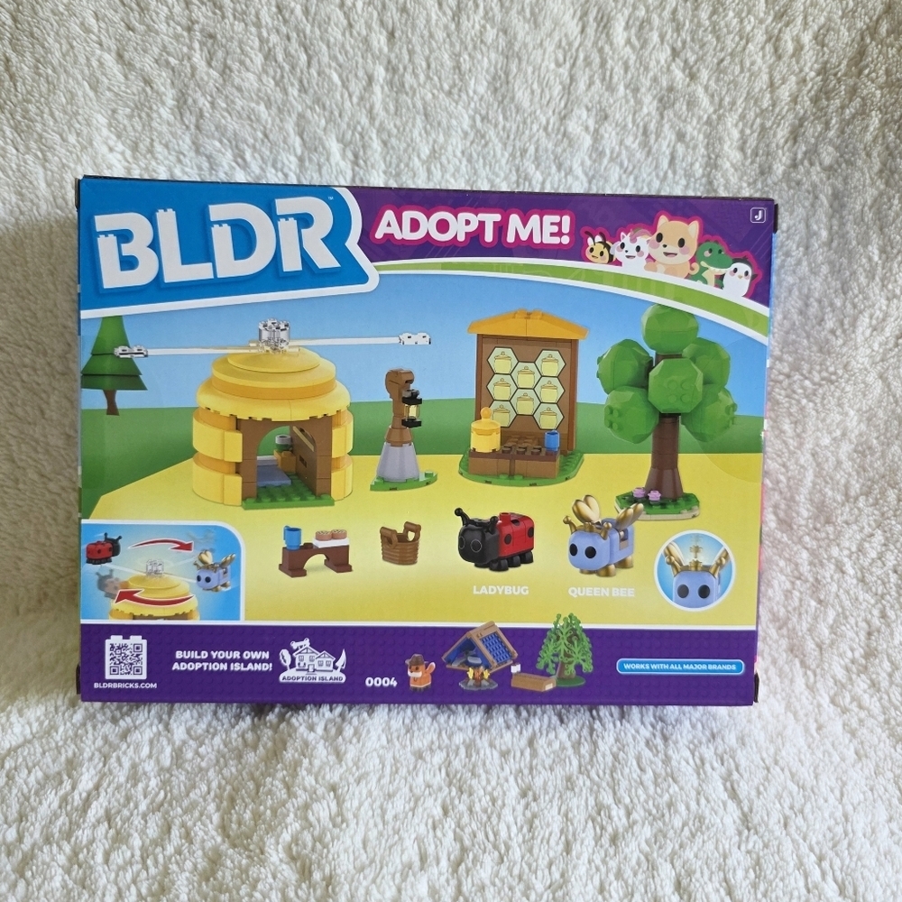 New BLDR Roblox Adopt Me! Coffee Shop Interior w/ Queen Bee Building Set 225 pc